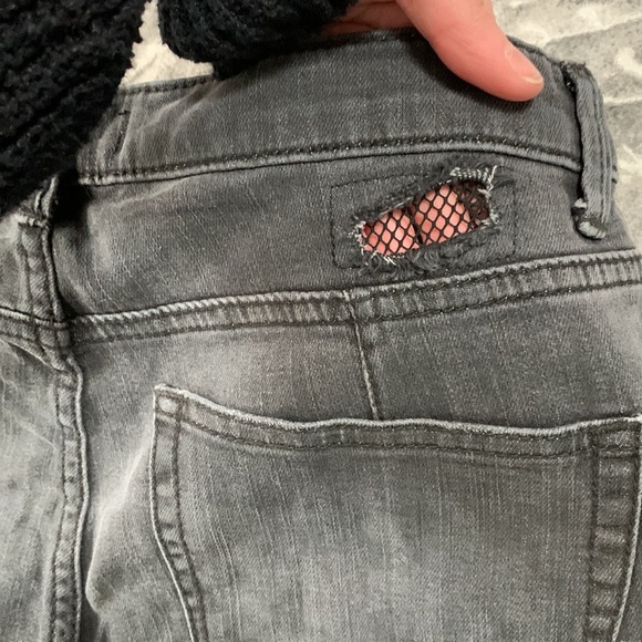 Free People jeans with fishnet inserts - Picture 3 of 9